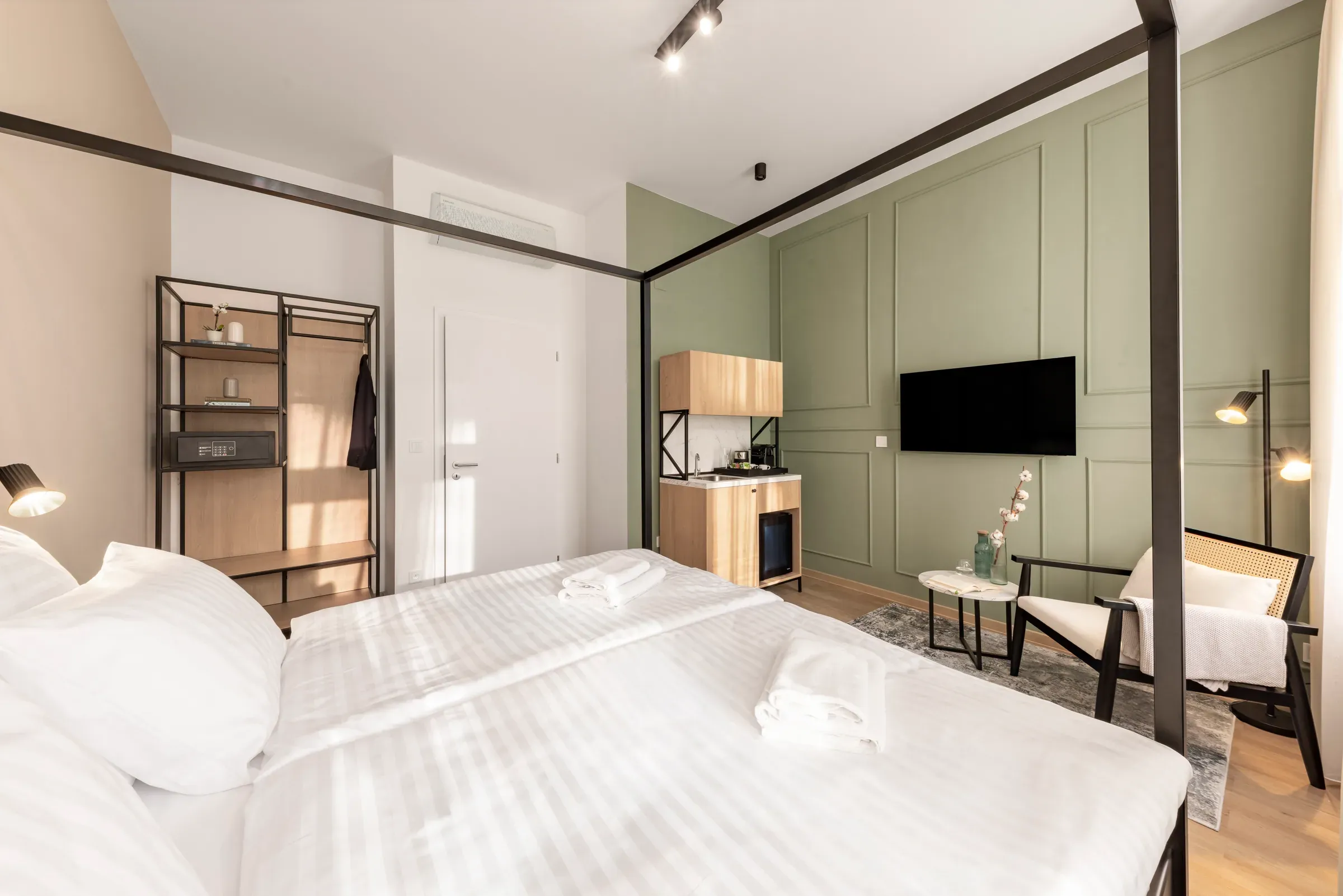 Family Apartment with Kitchenette — Photo 4