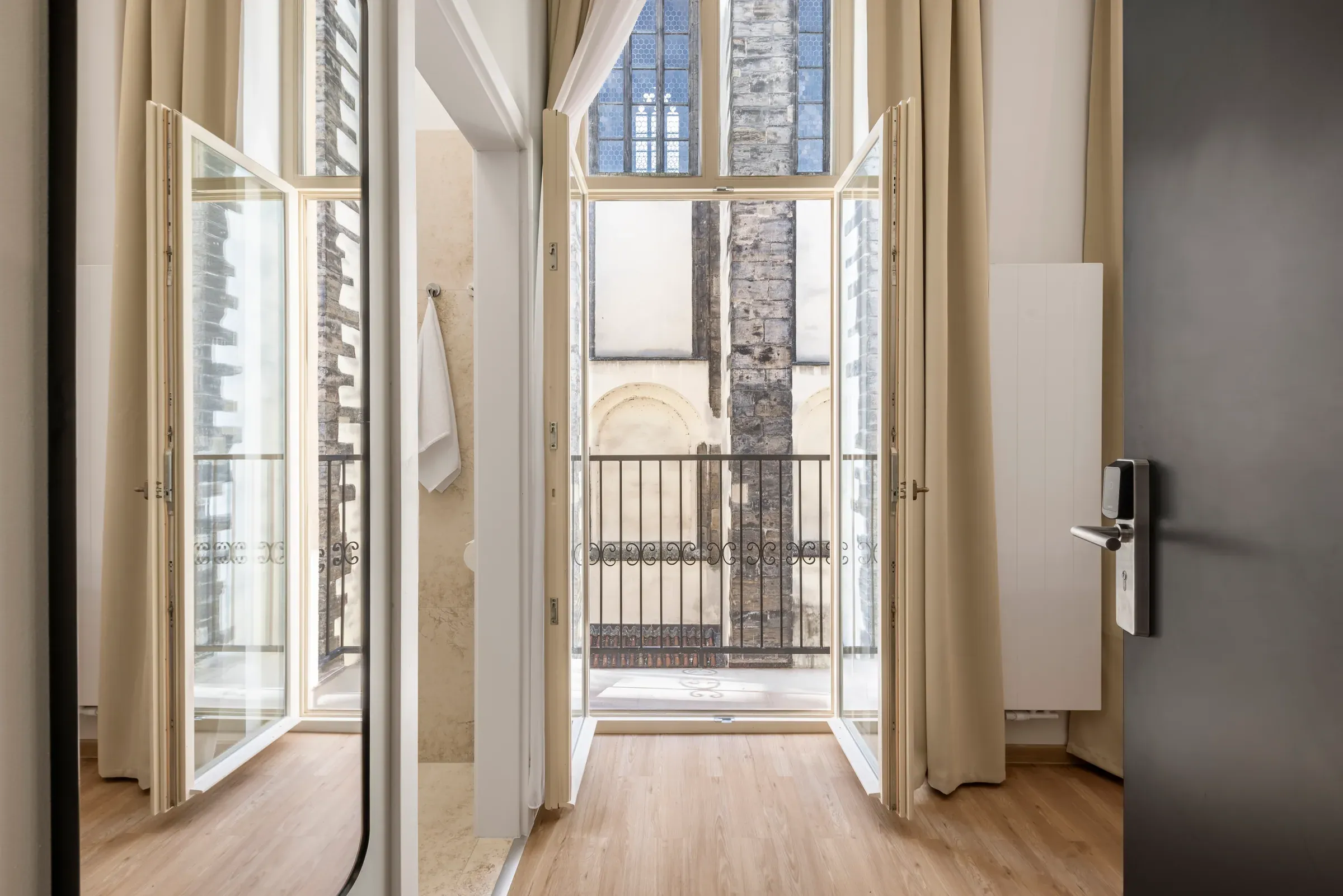 Single Room with Balcony — Photo 4