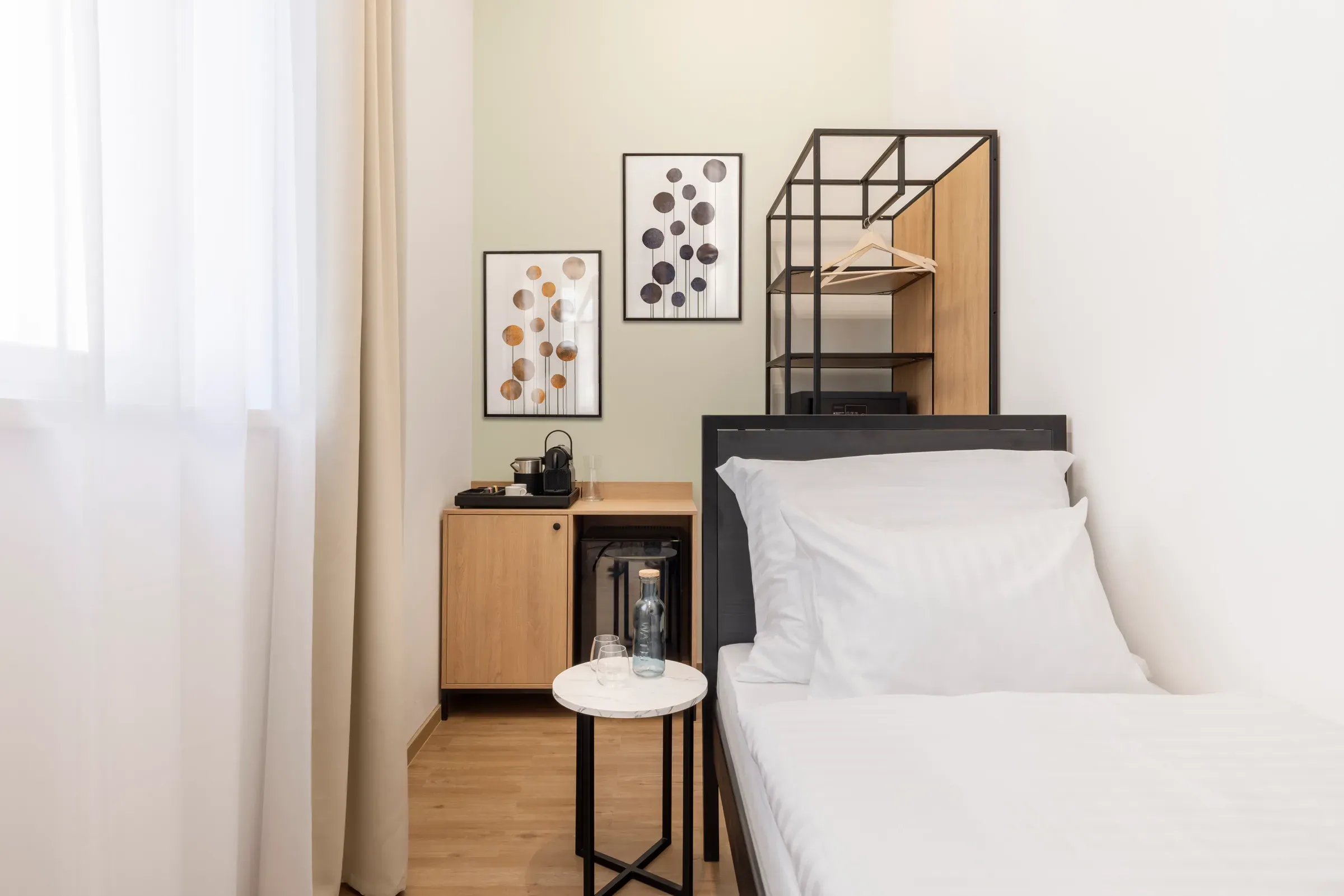Single Room with Balcony — Photo 8