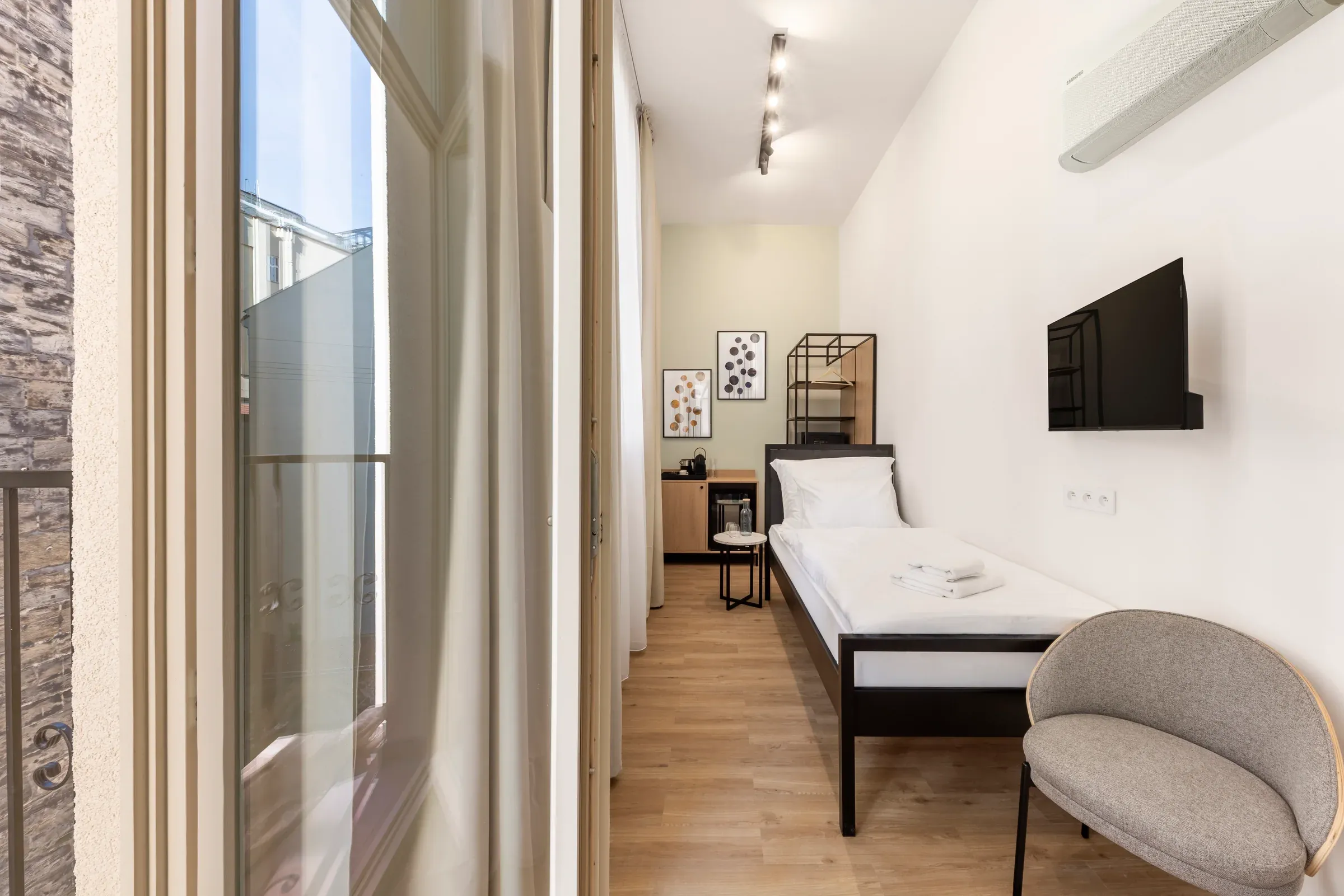 Single Room with Balcony — Youngmann House